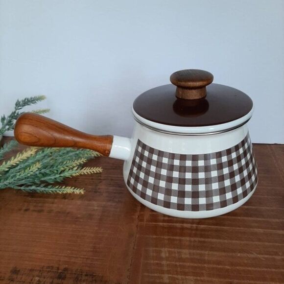 Checkered Brown and White Saucepan with Wooden Handle - Picture 1 of 6